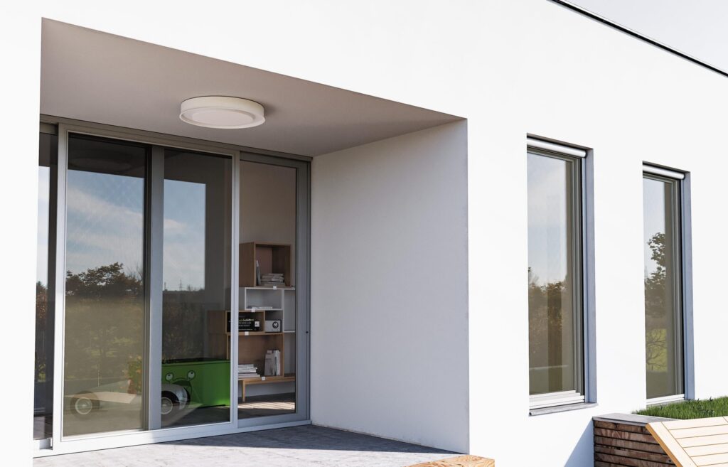 Rolovacia sieť proti hmyzu na okne – moderná a praktická ochrana domácnosti