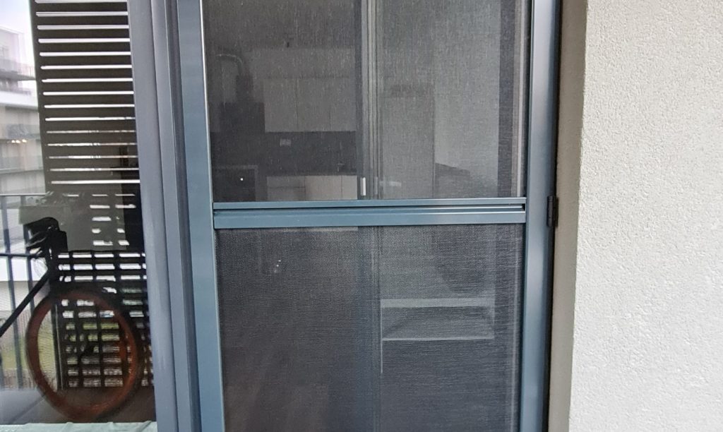 Dverové siete proti hmyzu