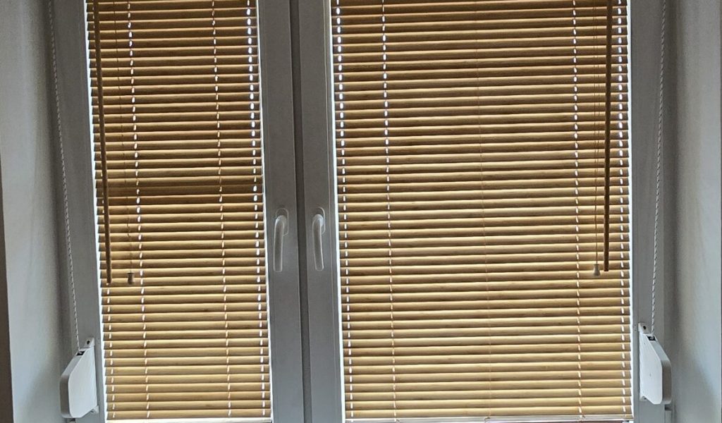 Drevené žalúzie 25 mm montáž na okno