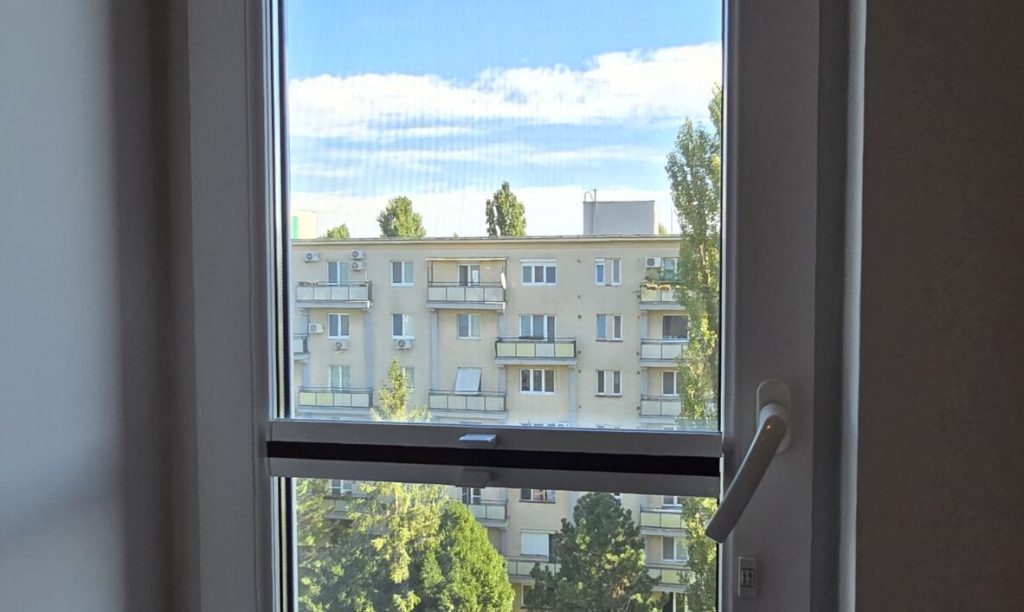 Plisé roleta priamo na okne pre reguláciu svetla