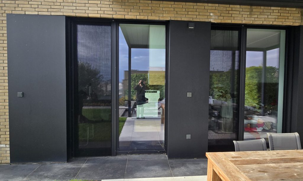 Moderná plisé sieť proti hmyzu s jemnou sieťovinou